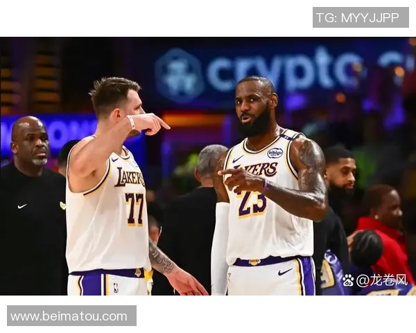 精彩对决NBA公牛与湖人巅峰对抗视频回顾与分析